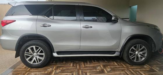 TOYOTA HILUX SW4 2.8 SRX 4X4 16V TURBO INTERCOOLER DIESEL 4P AUTOMÁTICO TOYOTA HILUX SW4 2.8 SRX 4X4 16V TURBO INTERCOOLER DIESEL 4P AUTOMÁTICO